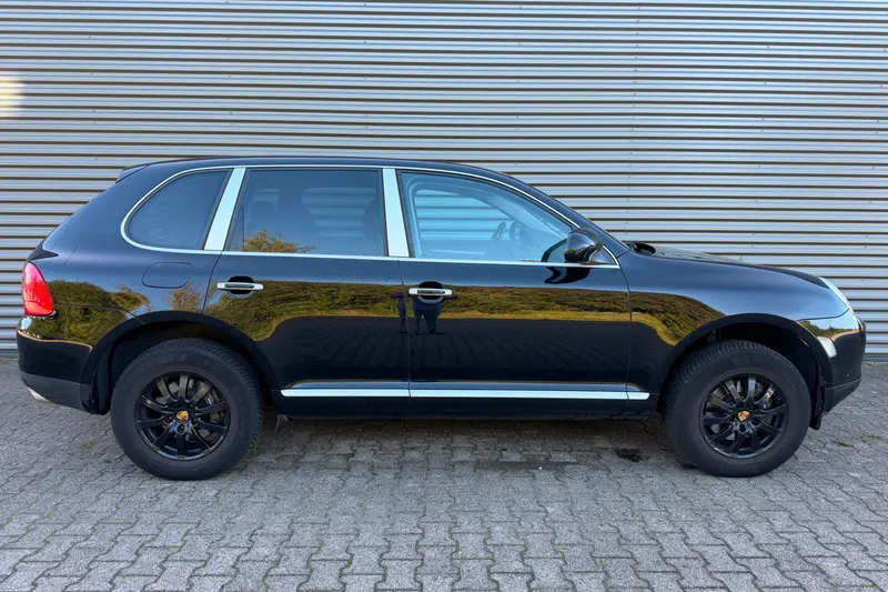 Porsche Cayenne (2005)