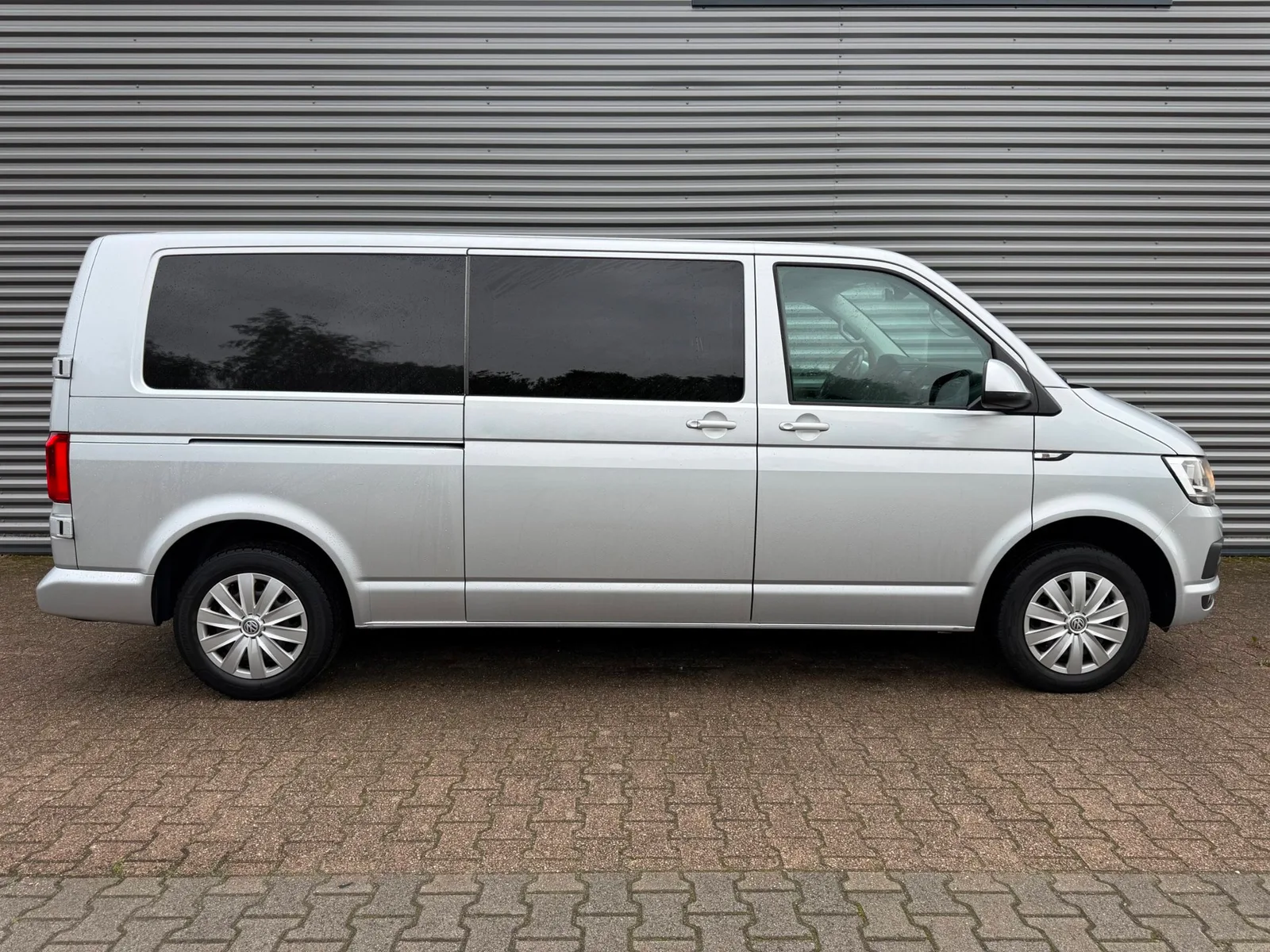 Volkswagen Transporter (2016) — foto 1