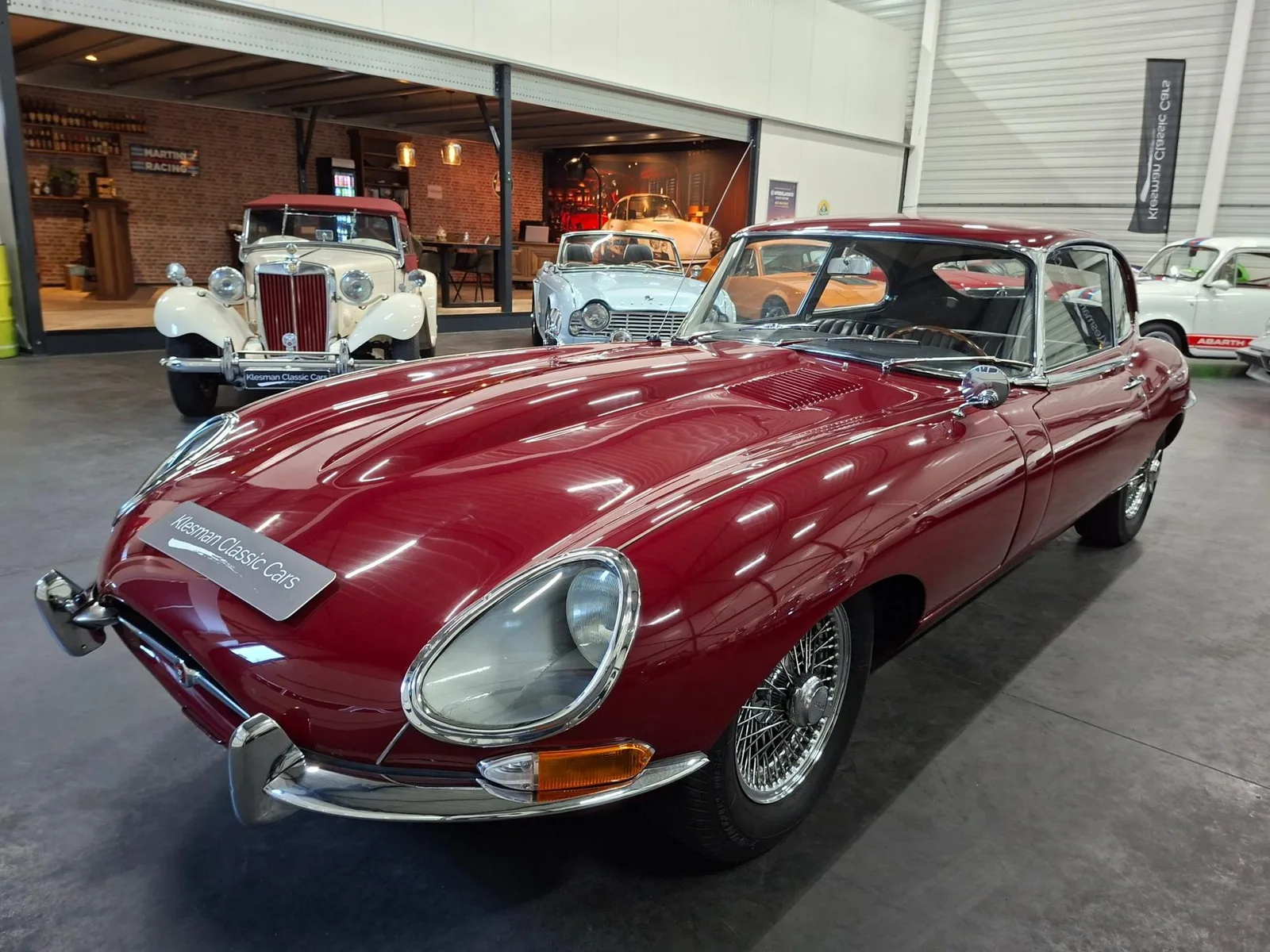 Jaguar E-Type (1967) — foto 1