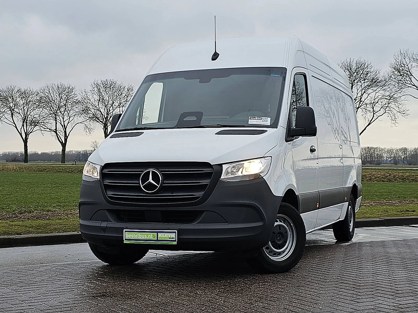Mercedes-Benz Sprinter (2024) — foto 1