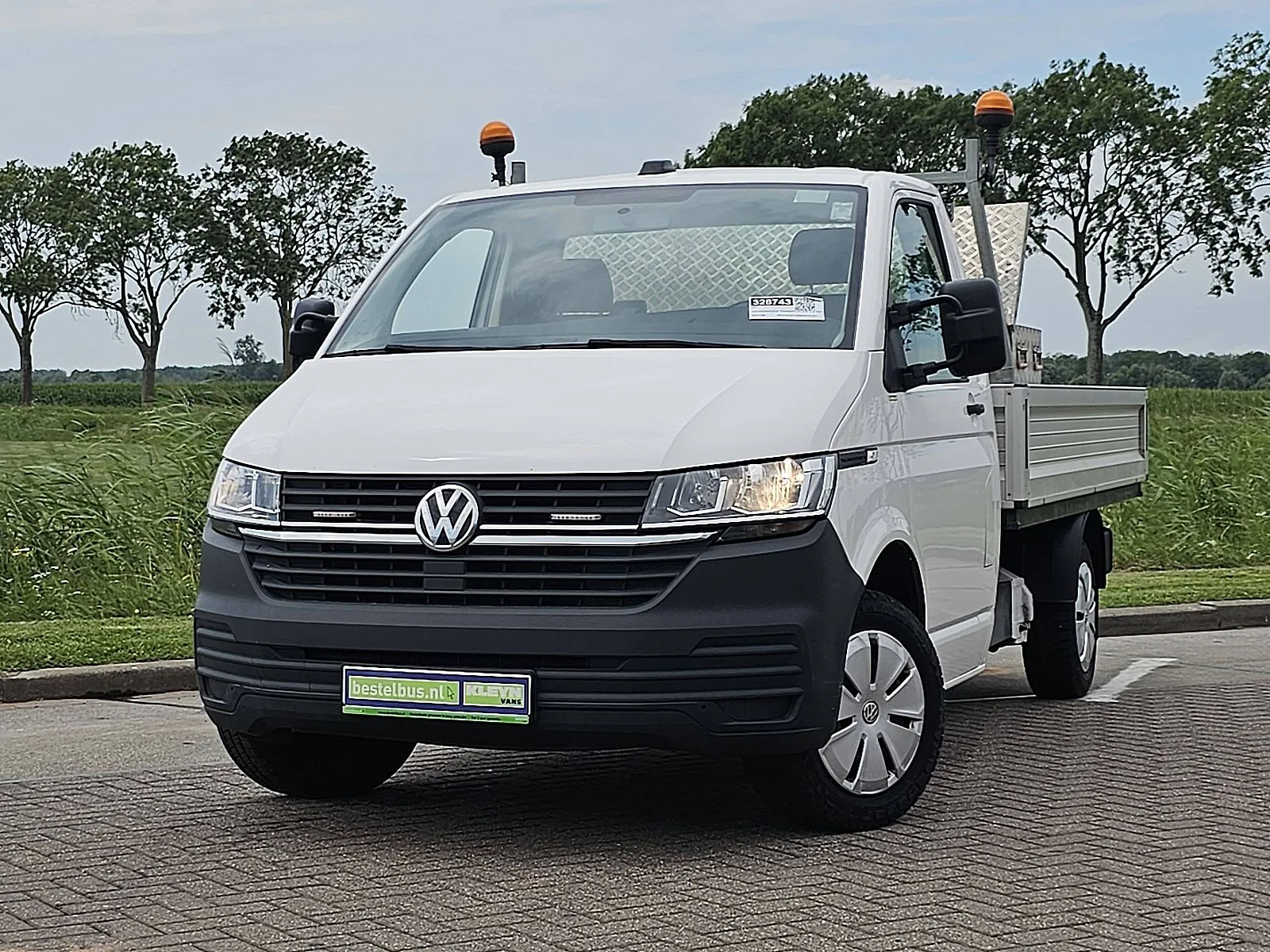 Volkswagen Transporter (2021) — foto 1