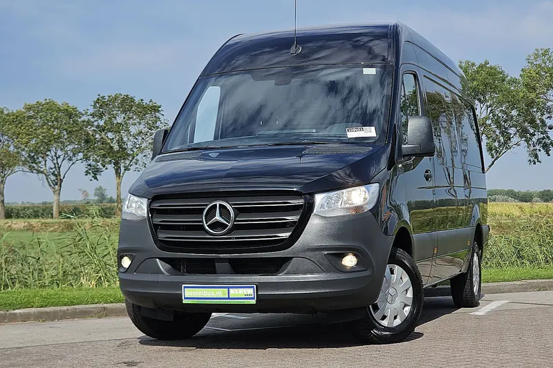 Mercedes-Benz Sprinter (2023)
