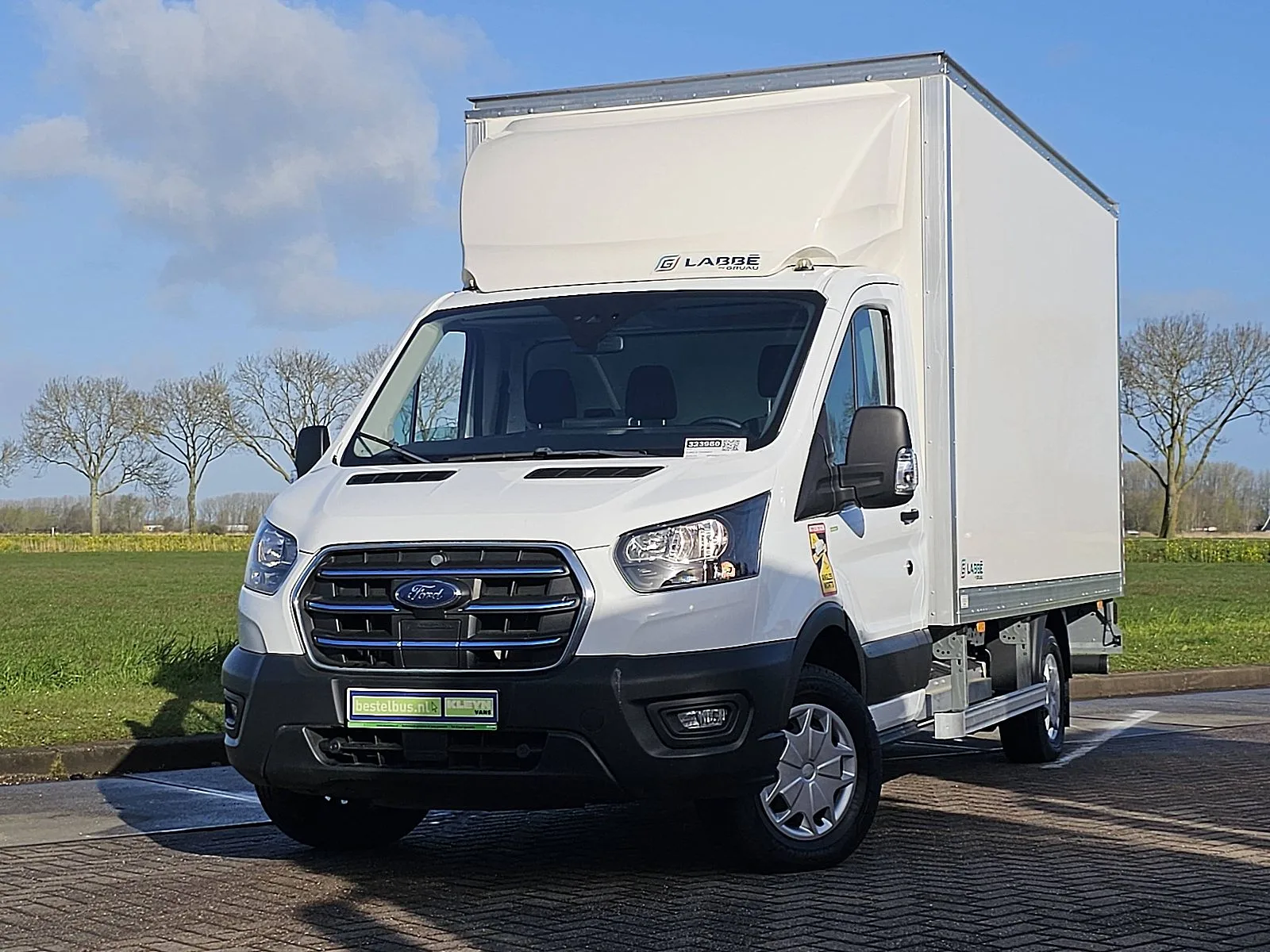 Ford E-Transit (2025) — foto 1