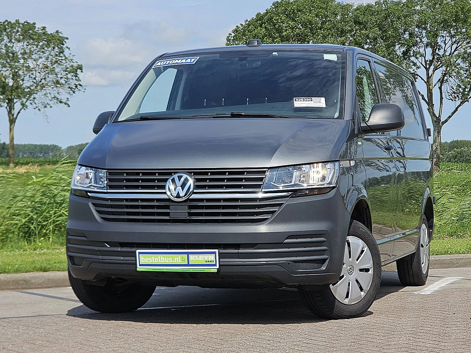 Volkswagen Transporter (2022) — foto 1