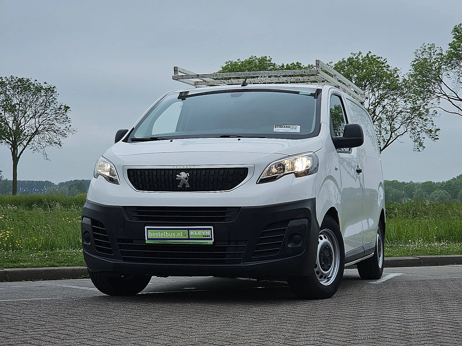 Peugeot Expert (2017) — foto 1