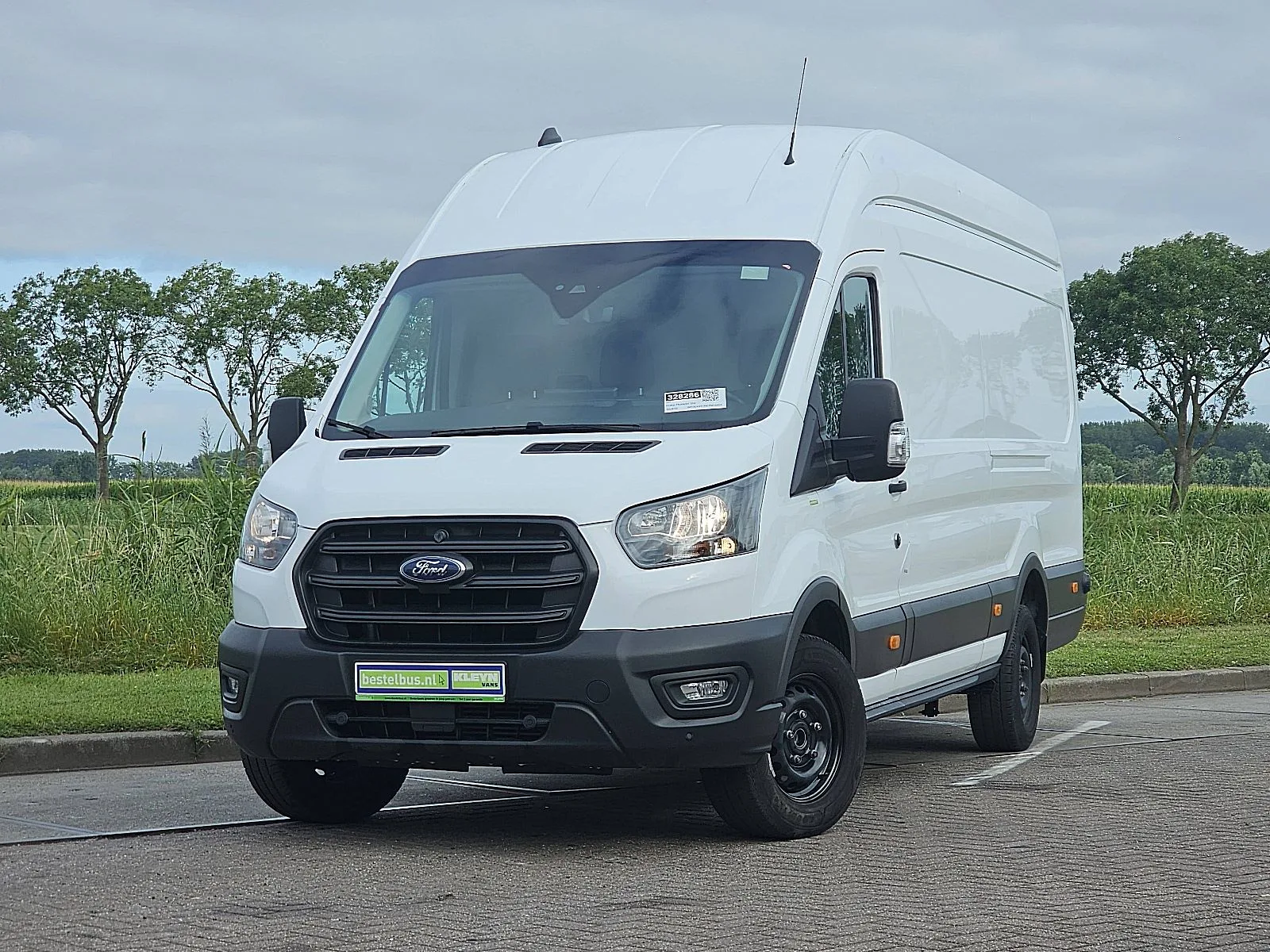 Ford Transit (2024) — foto 1