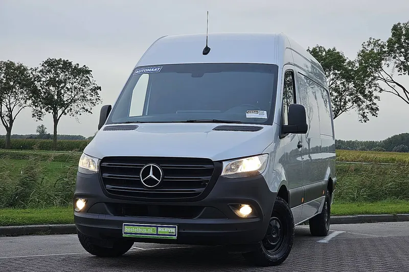 Mercedes-Benz Sprinter (2023)