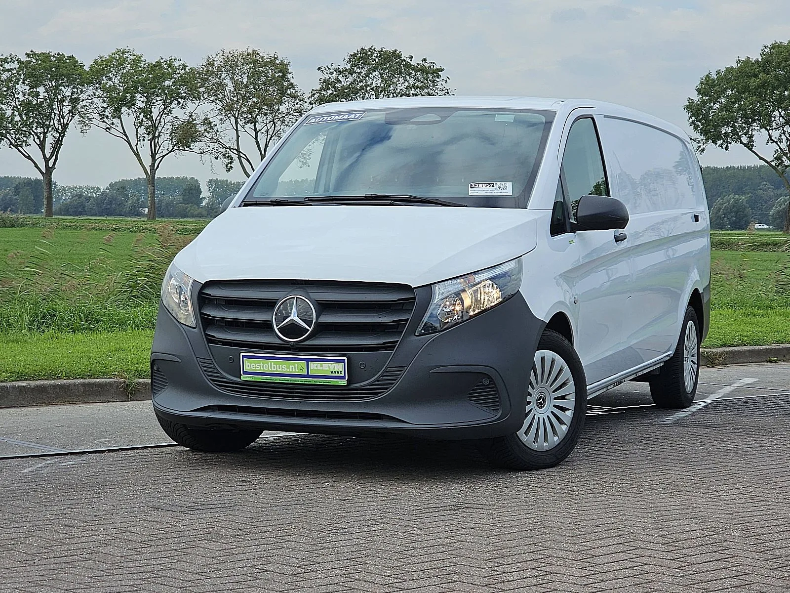 Mercedes-Benz Vito (2024) — foto 1