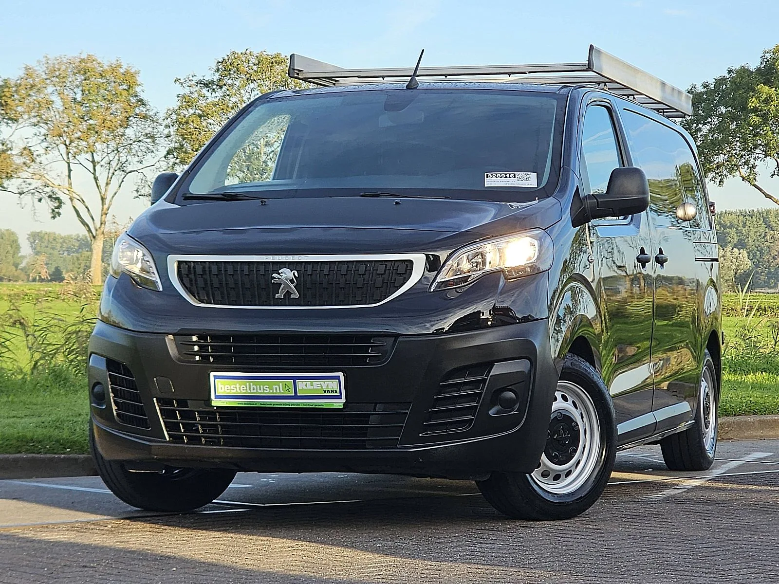 Peugeot Expert (2017) — foto 1