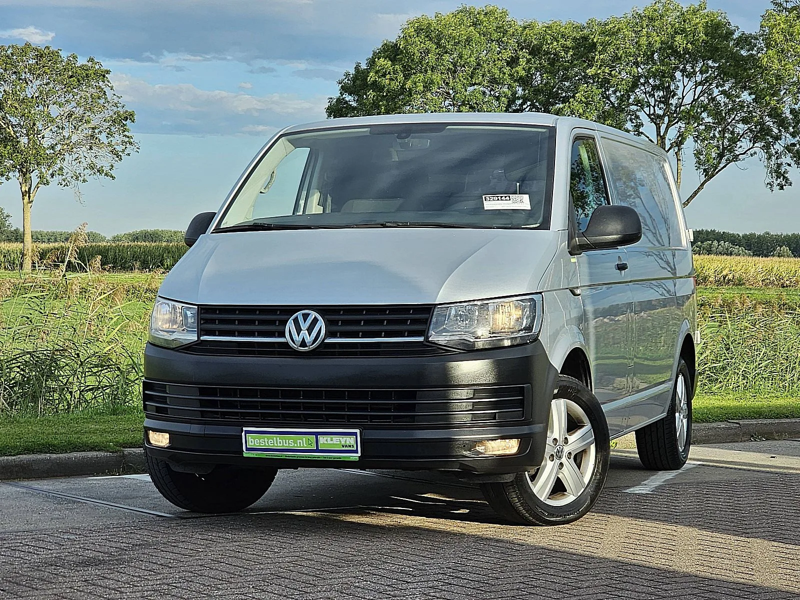 Volkswagen Transporter (2017) — foto 1