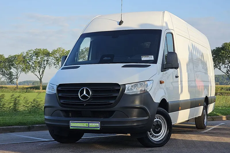 Mercedes-Benz Sprinter (2024)