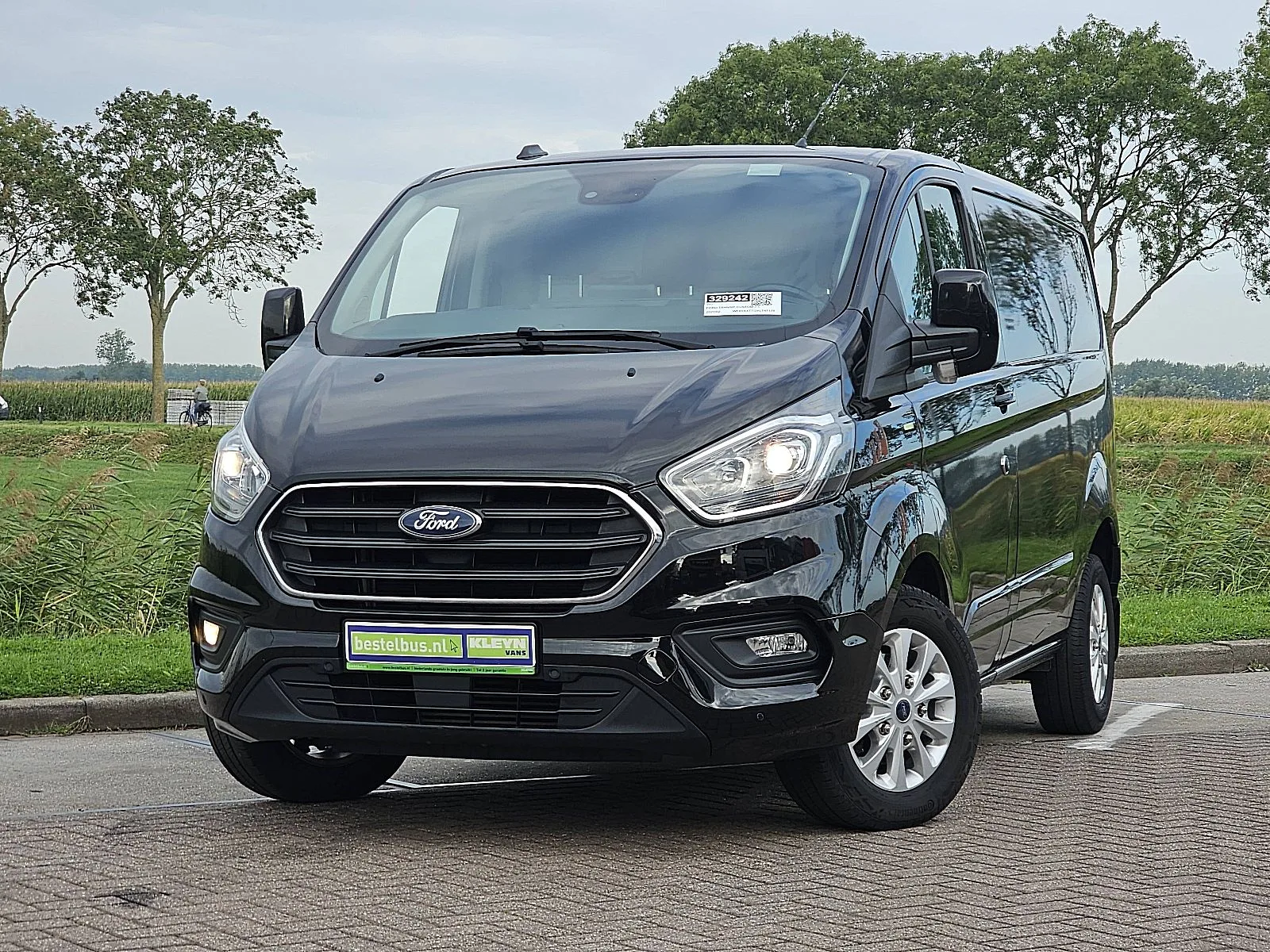 Ford Transit (2021) — foto 1