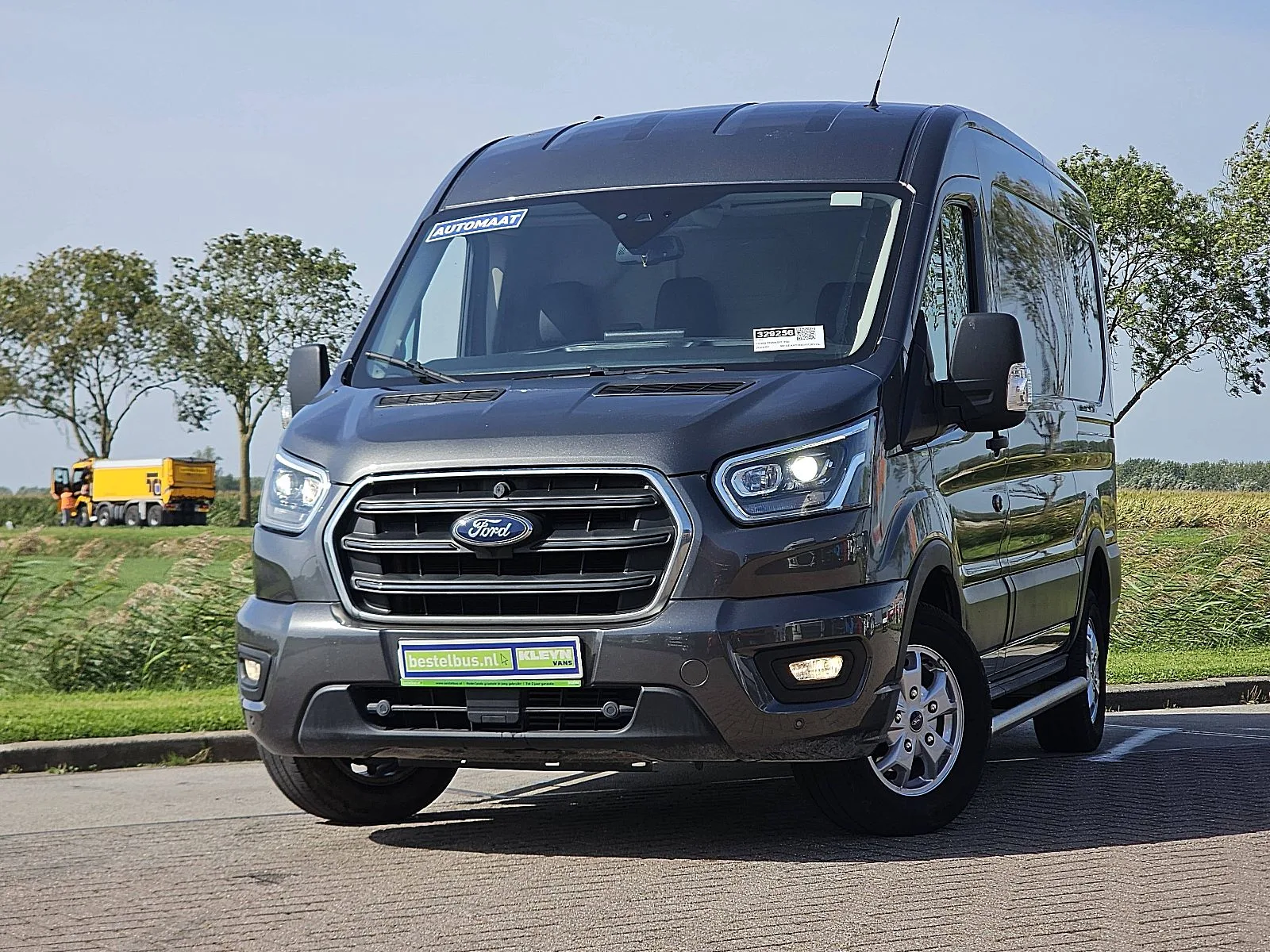 Ford Transit (2024) — foto 1