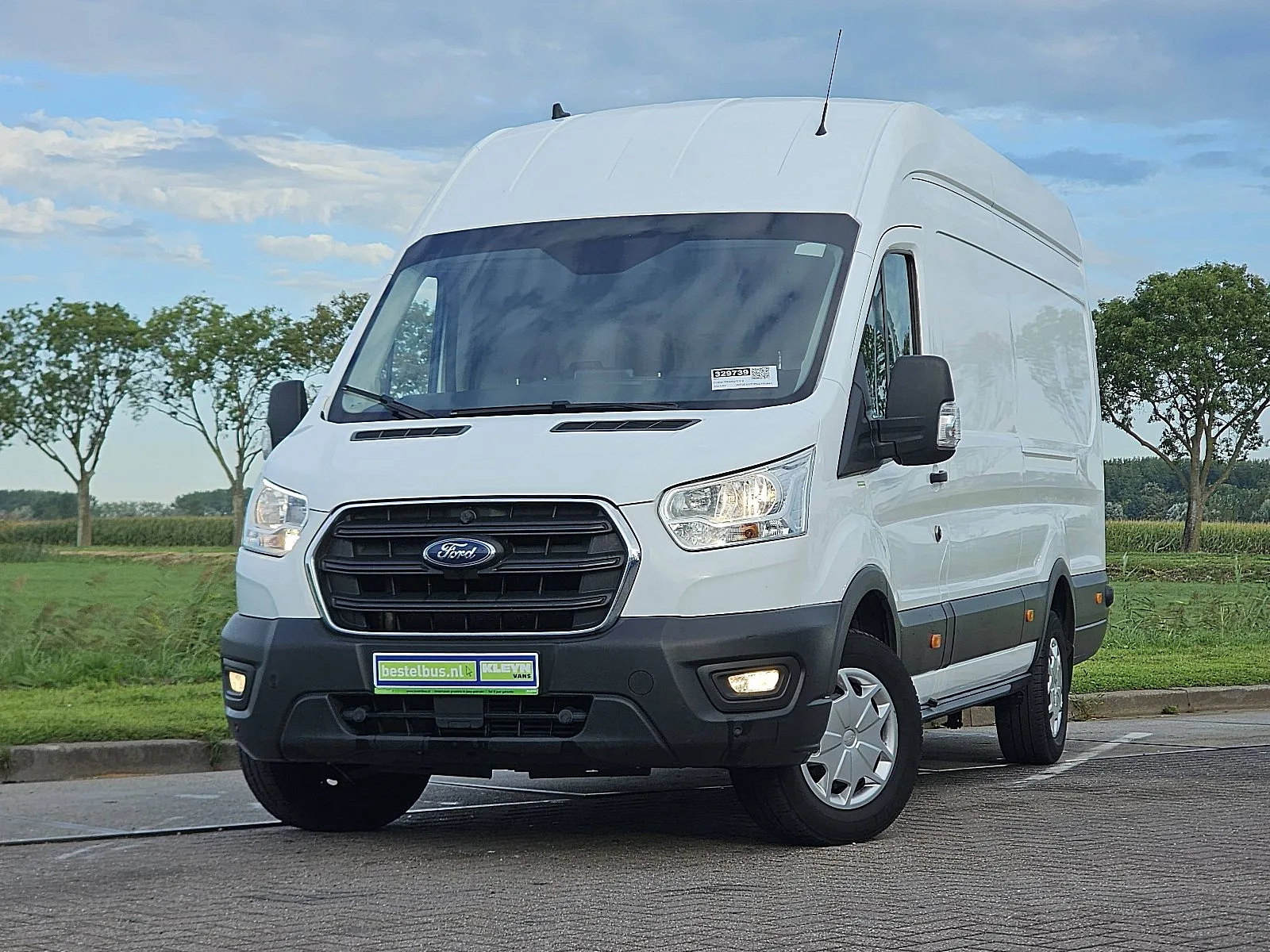 Ford Transit (2021) — foto 1