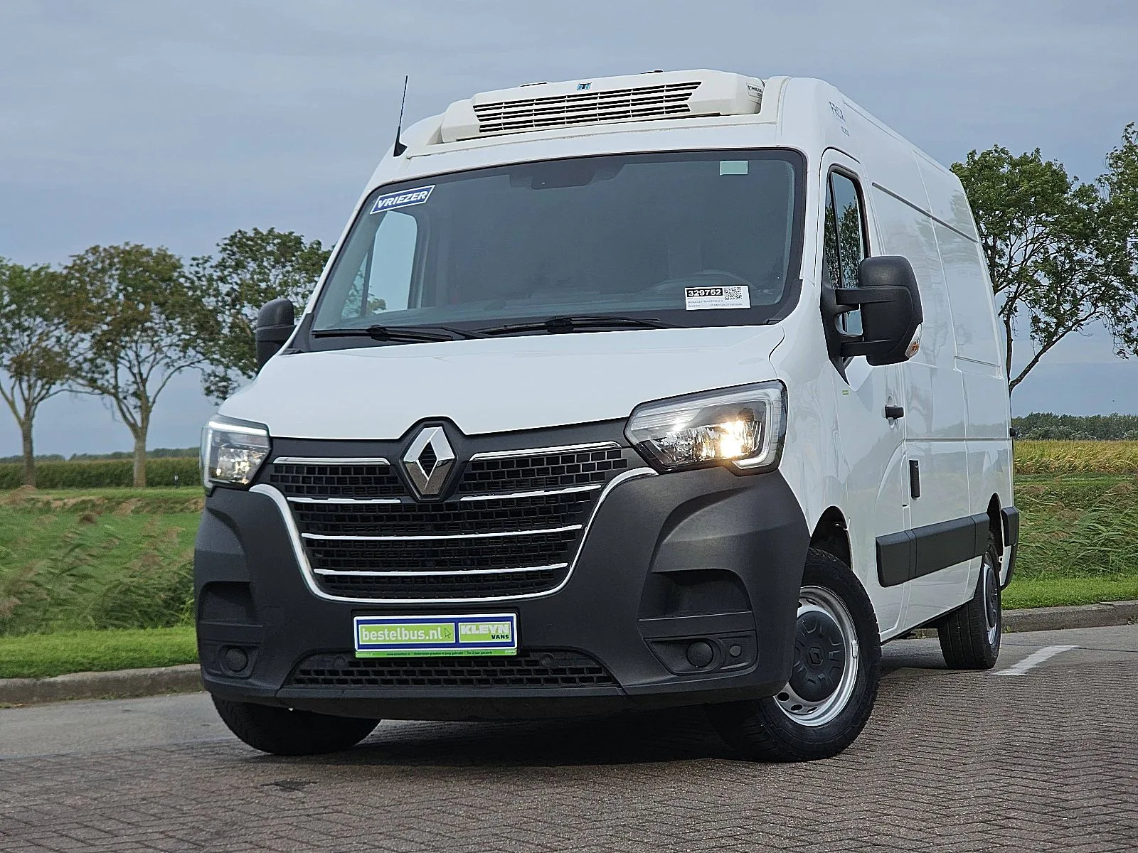 Renault Master (2024) — foto 1