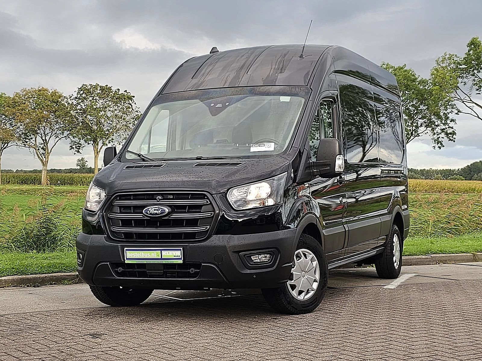 Ford Transit (2023) — foto 1