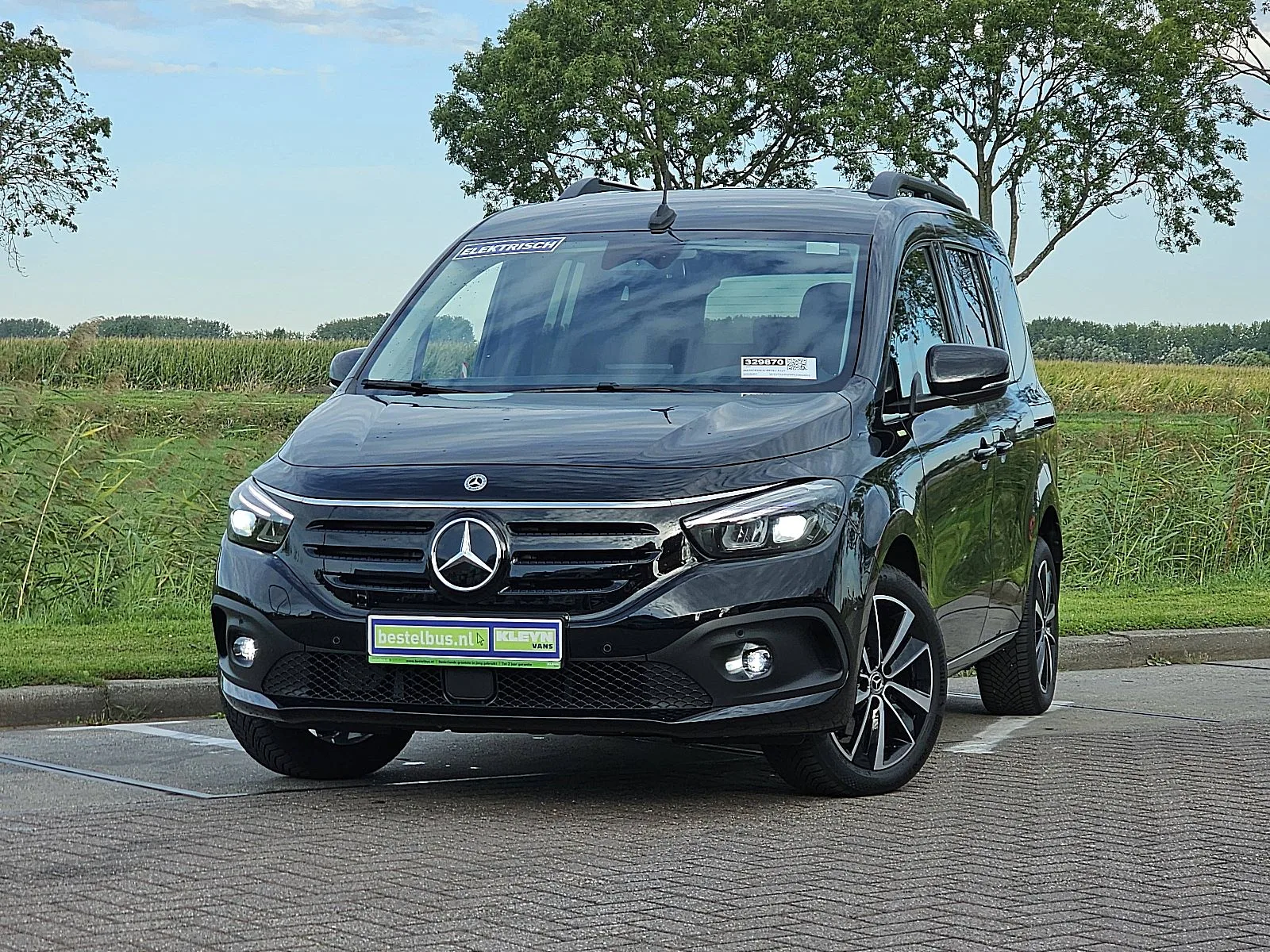 Mercedes-Benz EQT (2025) — foto 1