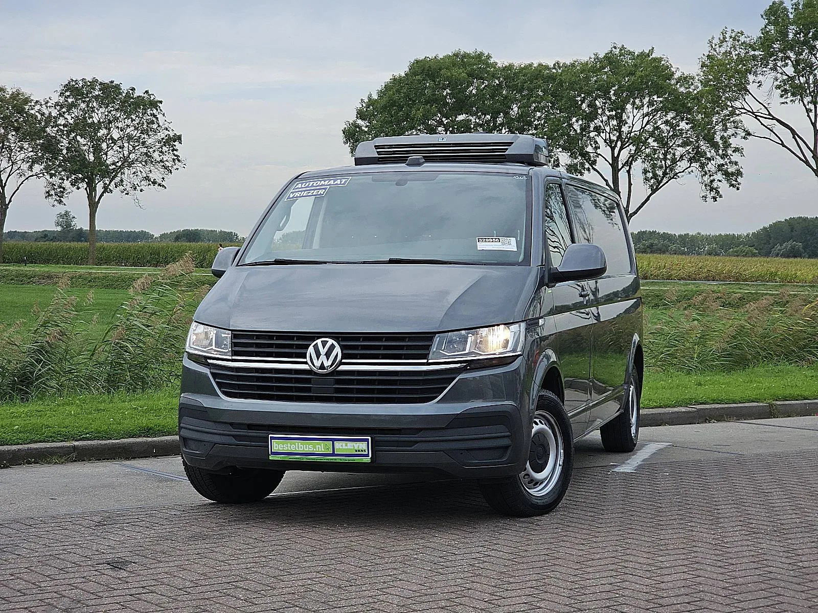 Volkswagen Transporter (2020) — foto 1