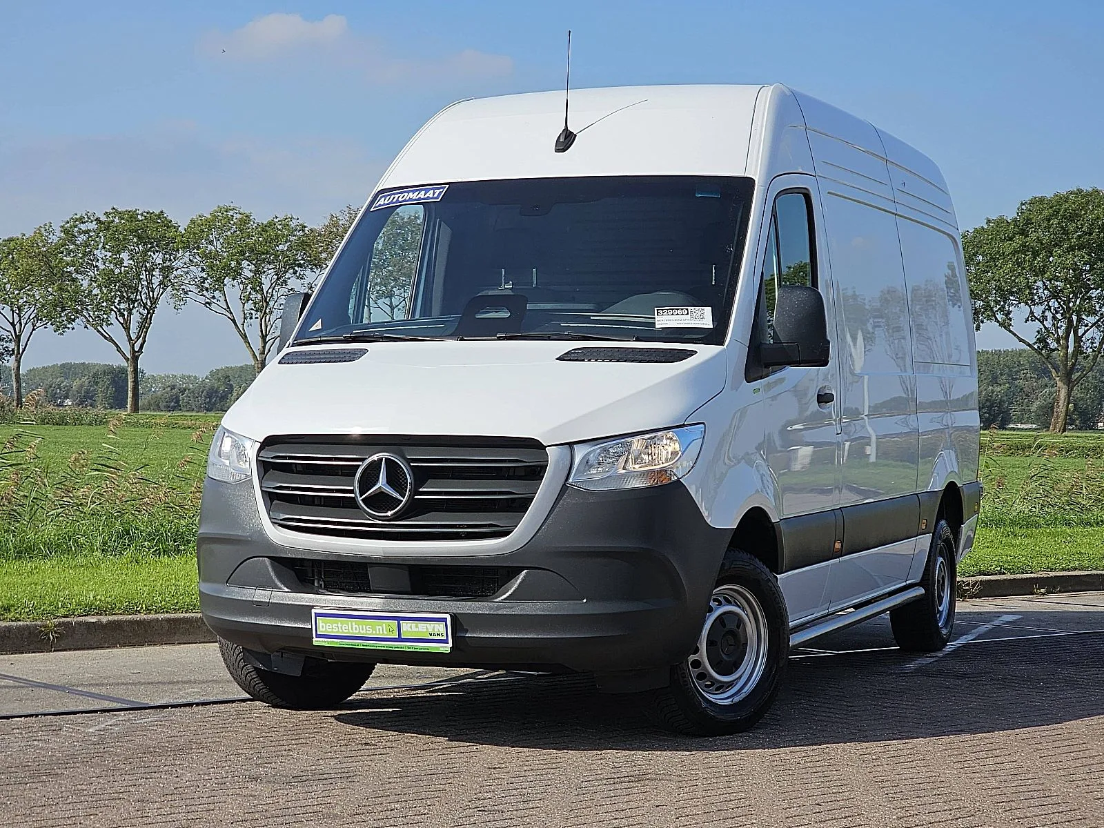Mercedes-Benz Sprinter (2024) — foto 1
