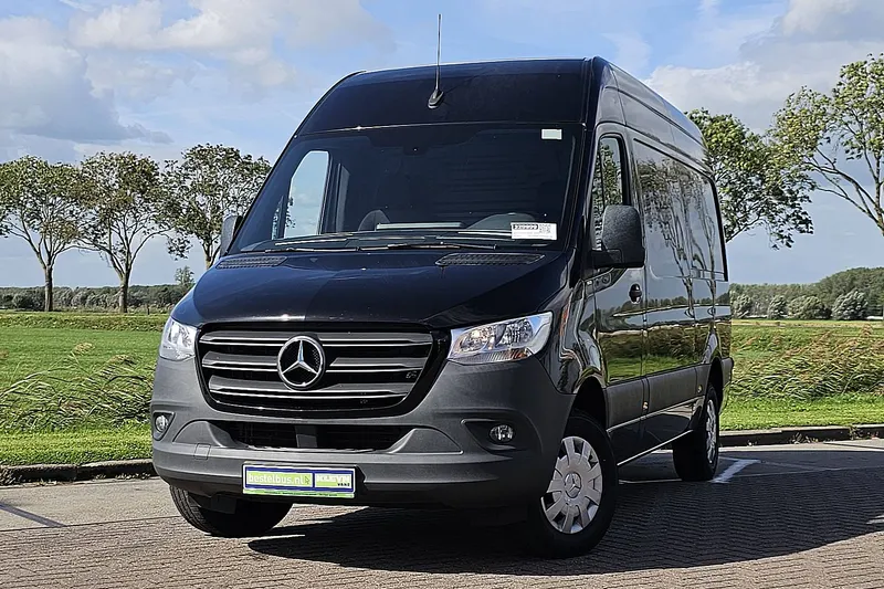 Mercedes-Benz Sprinter (2023)