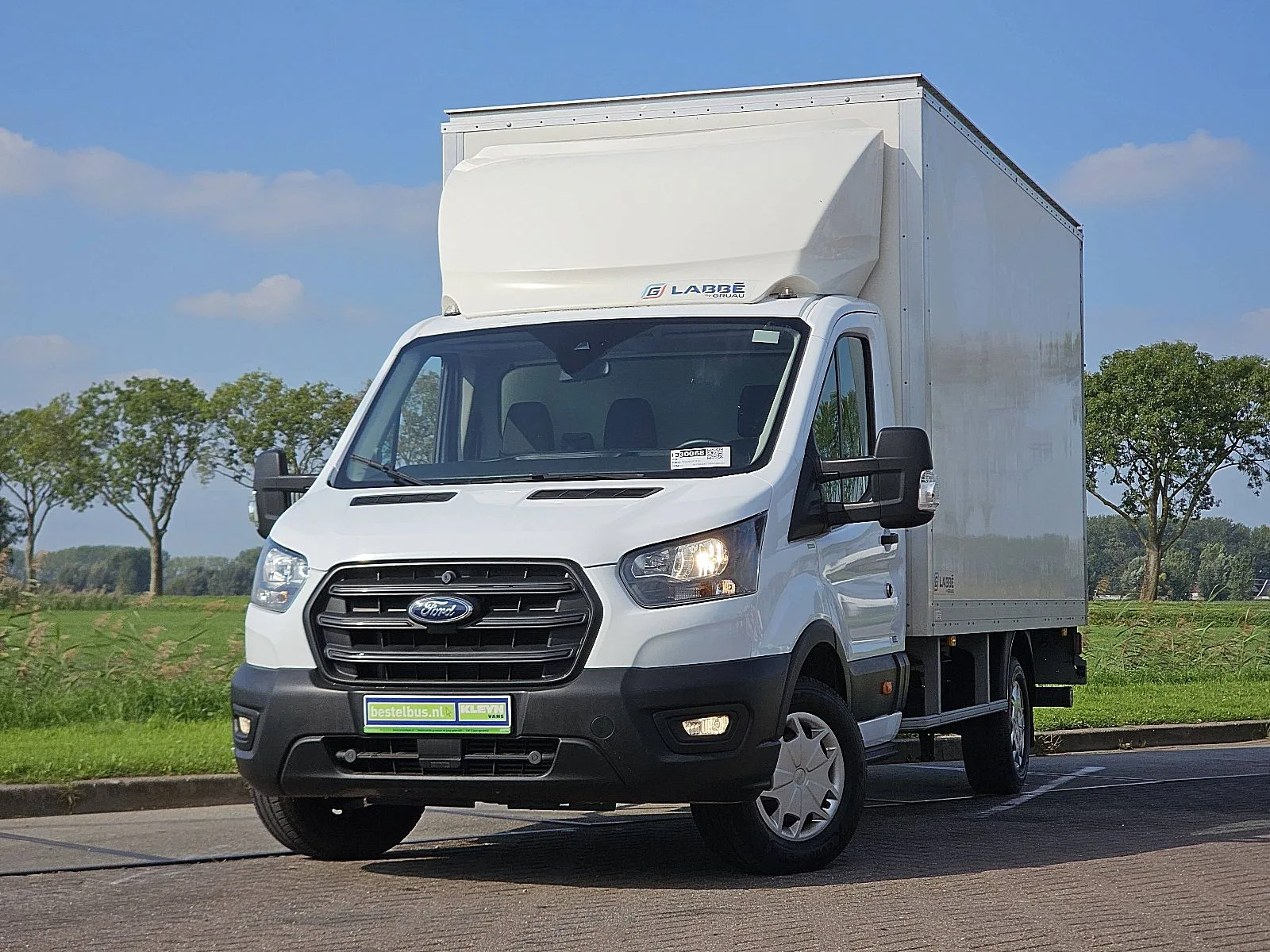 Ford Transit (2024) — foto 1