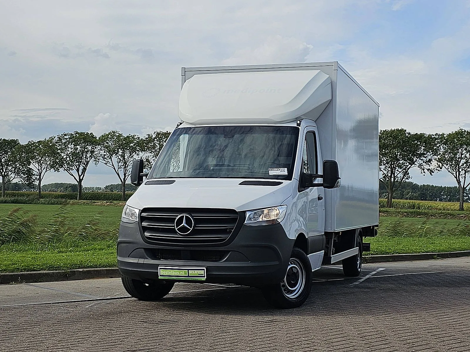 Mercedes-Benz Sprinter (2023) — foto 1