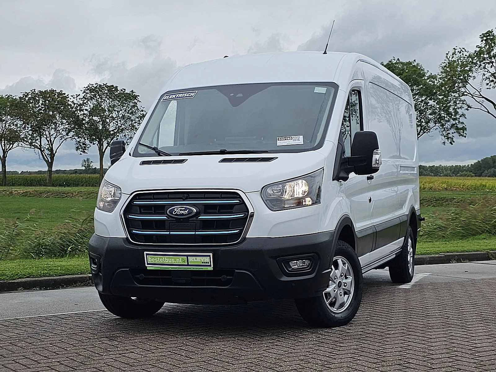 Ford Transit (2024) — foto 1