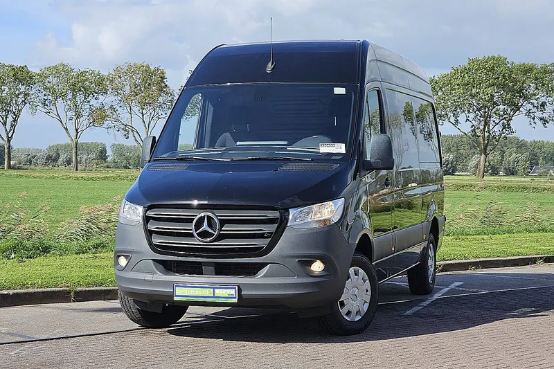 Mercedes-Benz Sprinter (2023)