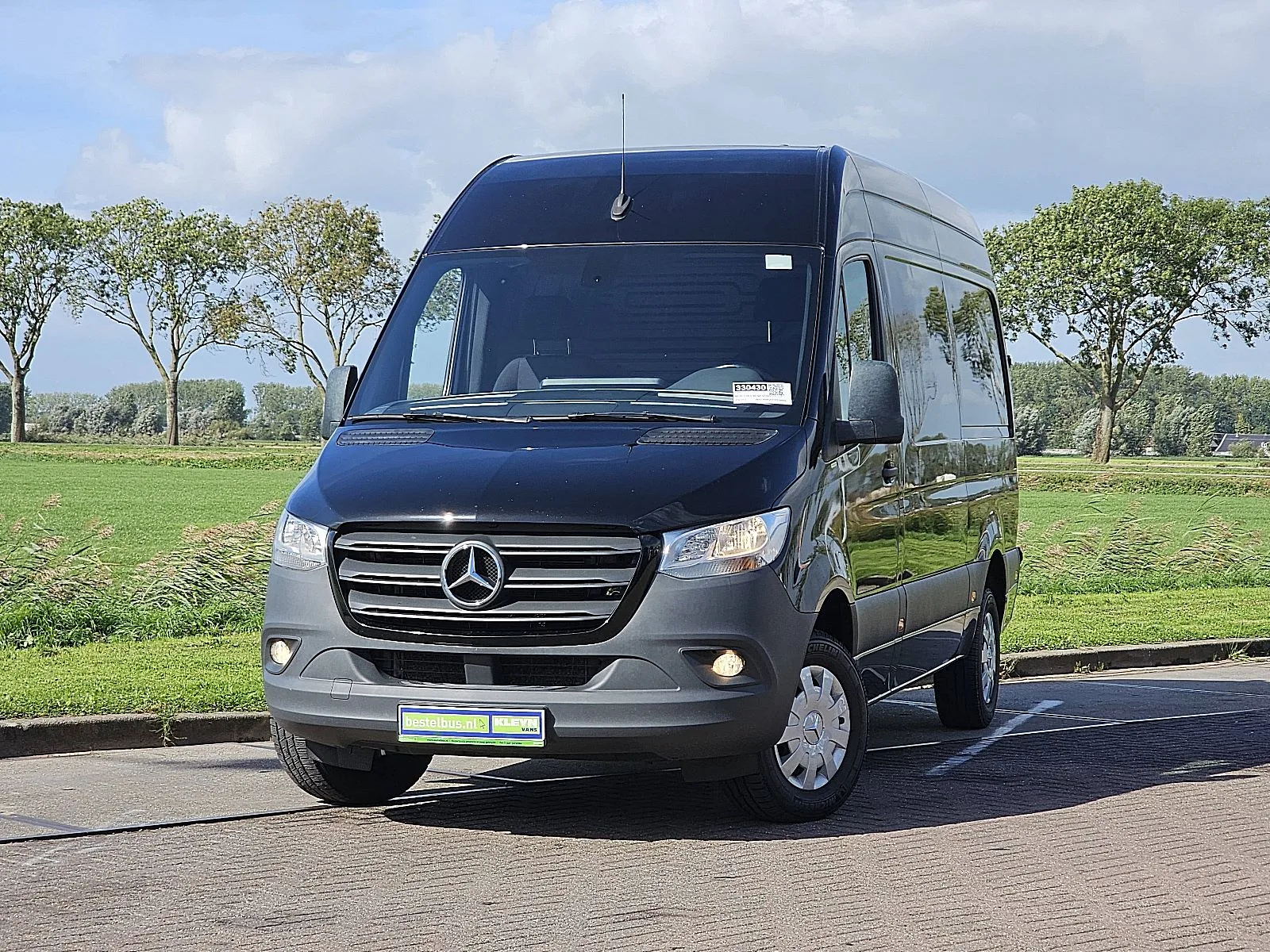 Mercedes-Benz Sprinter (2023) — foto 1
