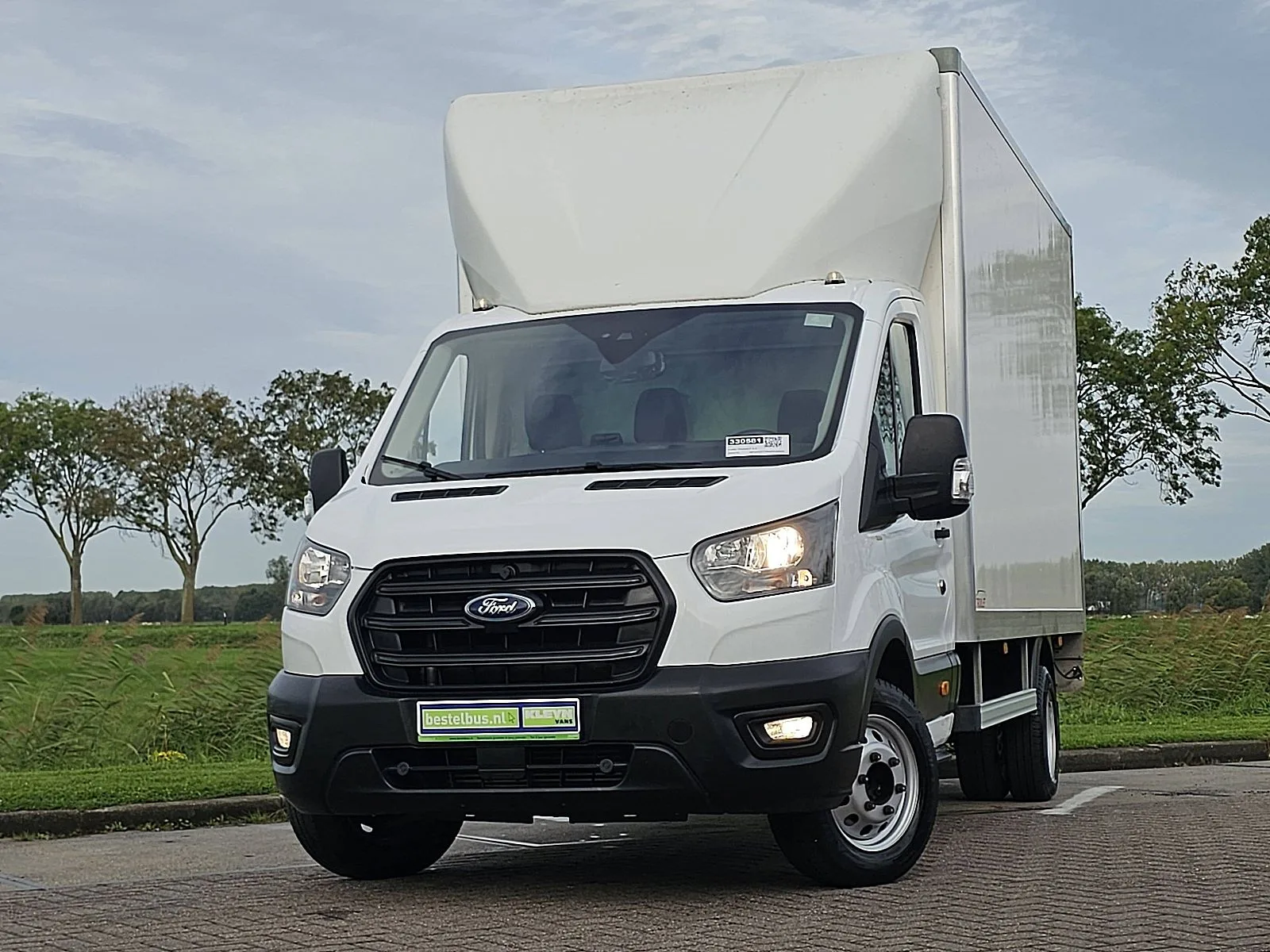 Ford Transit (2023) — foto 1
