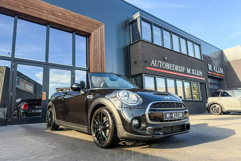 MINI Cabrio (2017)