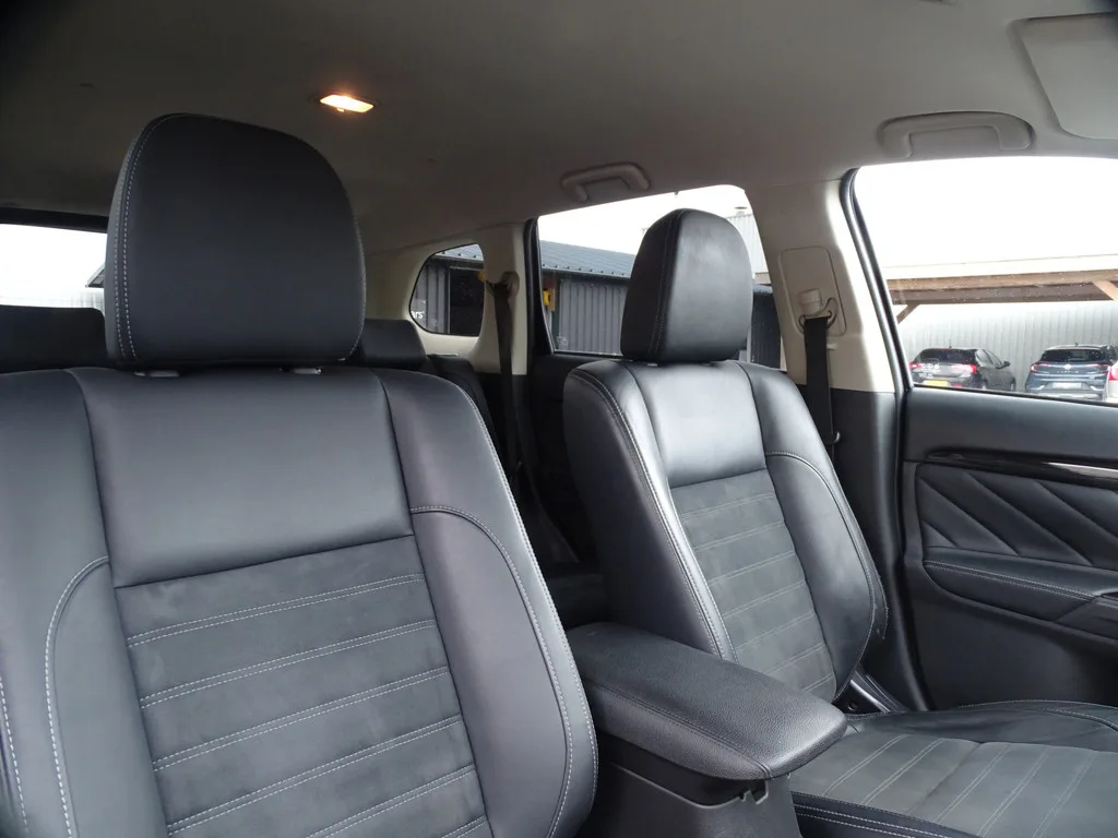 Mitsubishi Outlander (2016) — foto 1