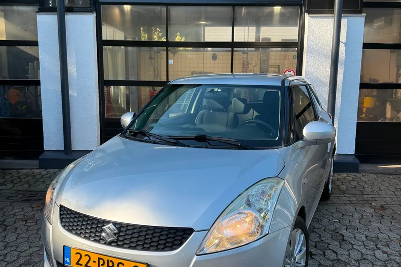 Suzuki Swift (2011)