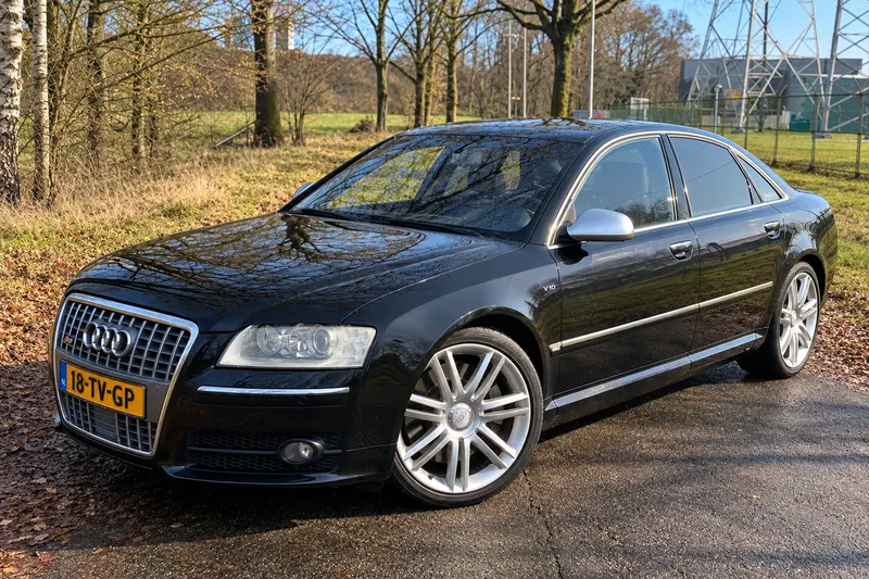 Audi S8 (2007)