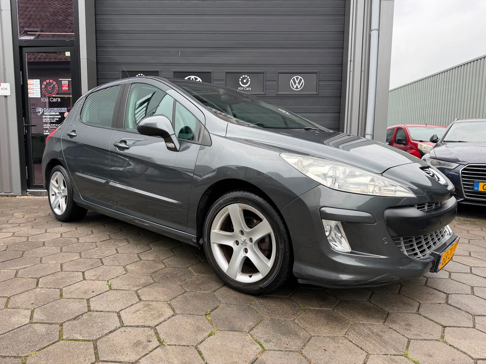 Peugeot 308 (2008) — foto 1