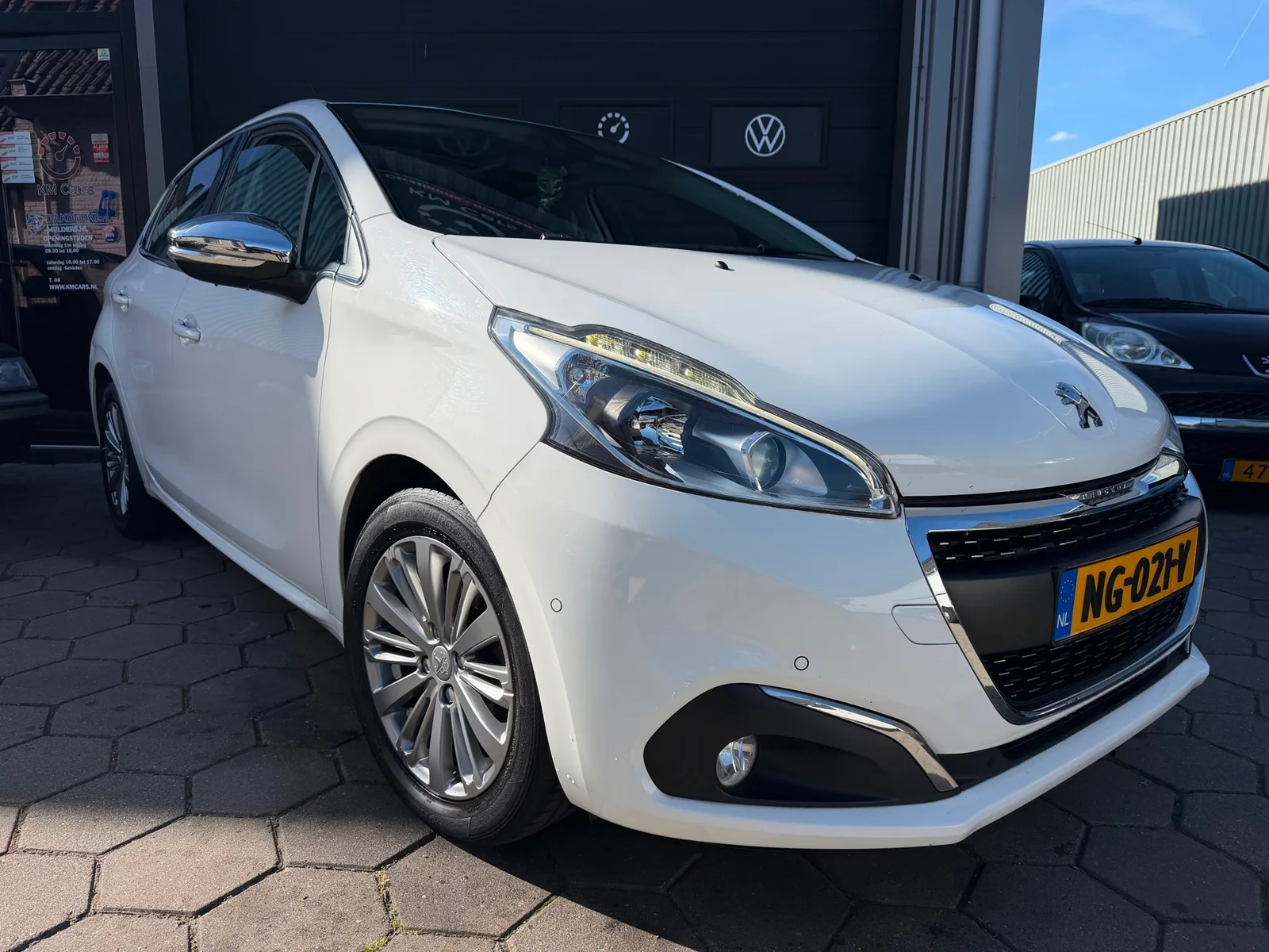 Peugeot 208 (2016) — foto 1