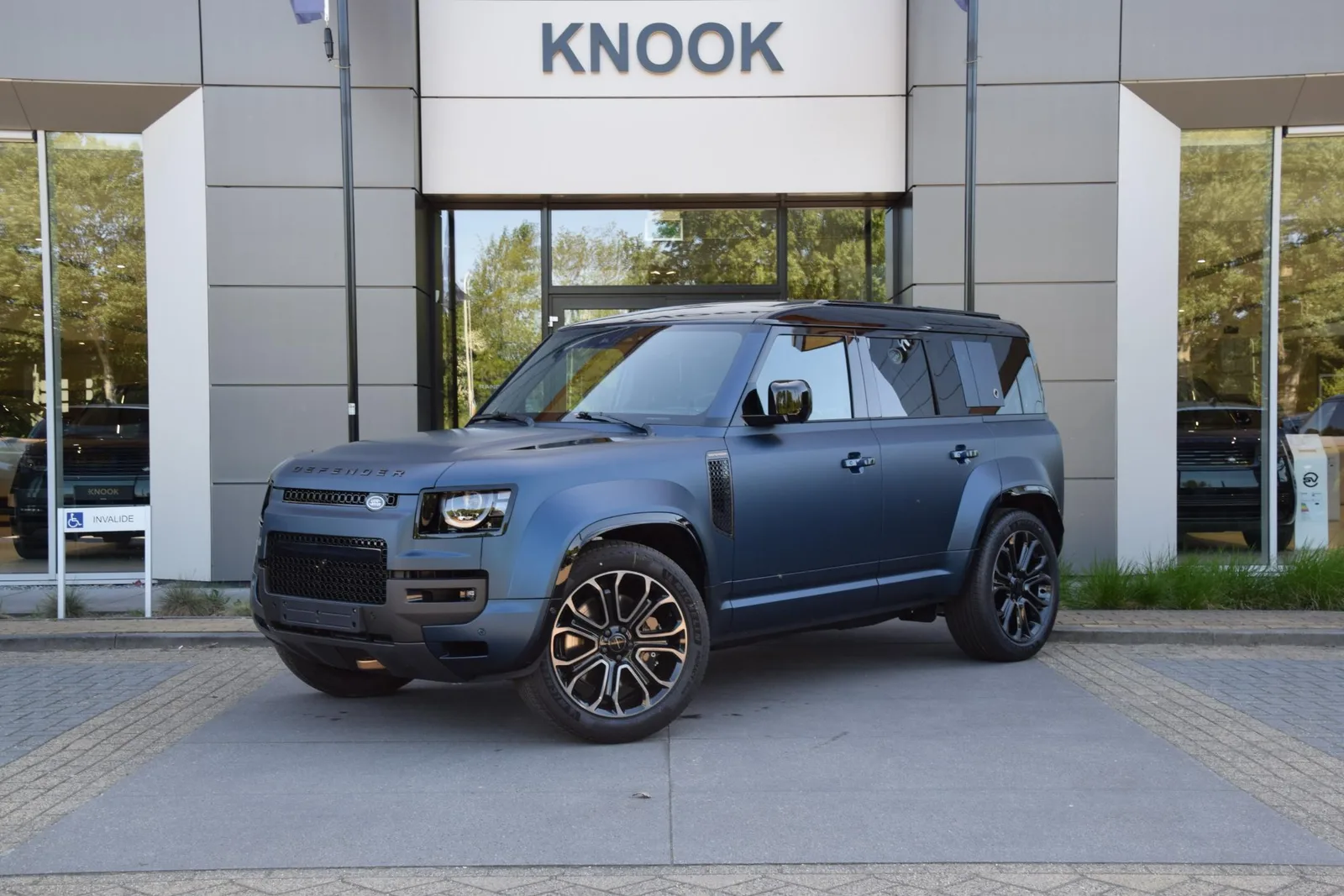 Land Rover Defender (2026) — foto 1