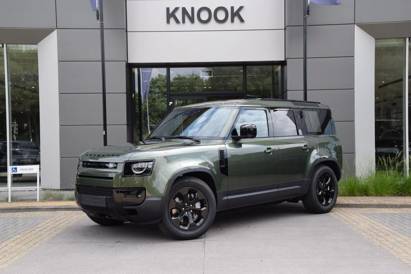 Land Rover Defender (2026) — foto 1
