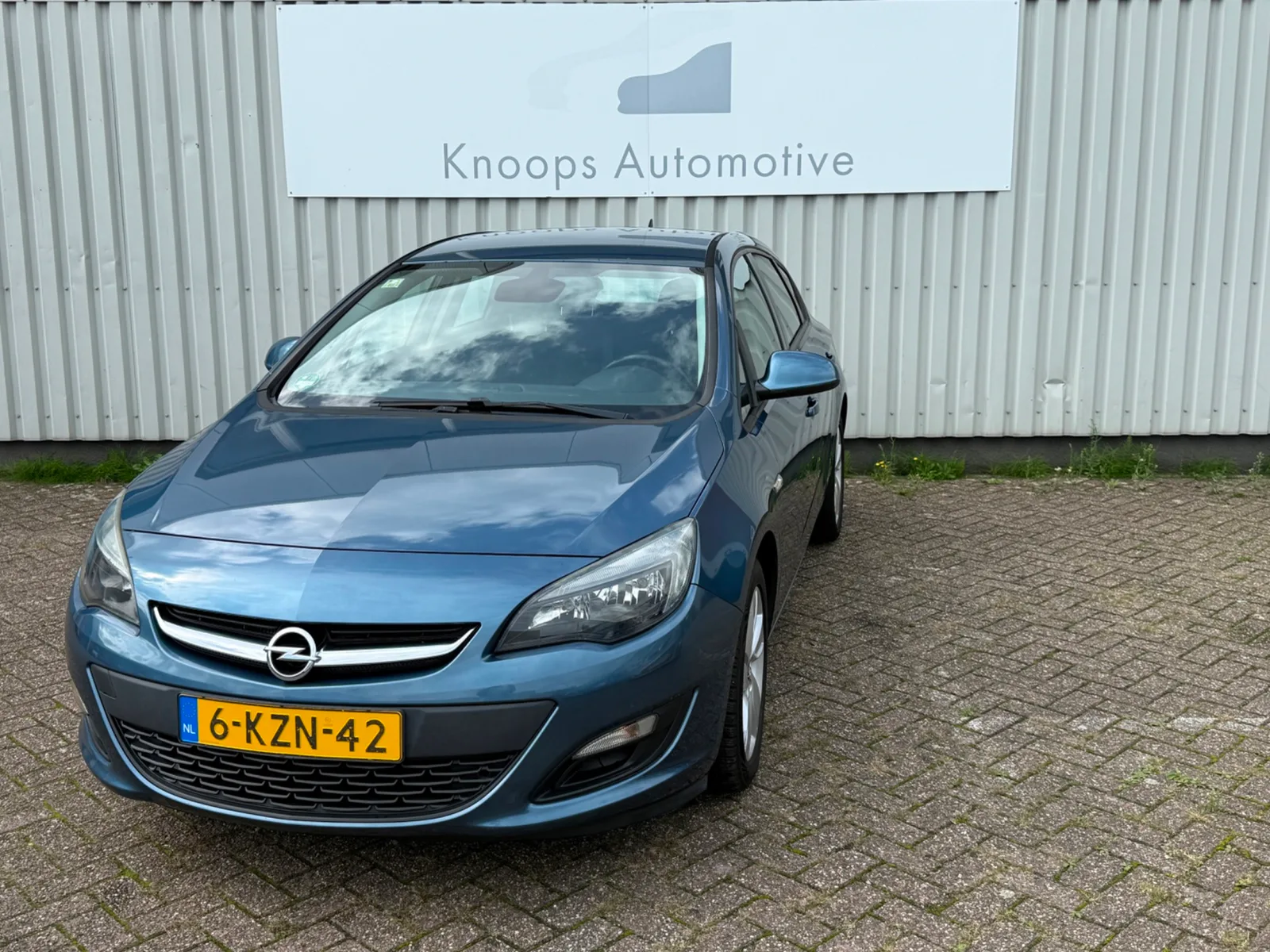 Opel Astra (2013) — foto 1
