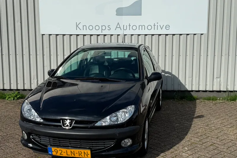 Peugeot 206 (2003)