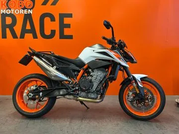 KTM 890 Duke R (2021) — foto 1
