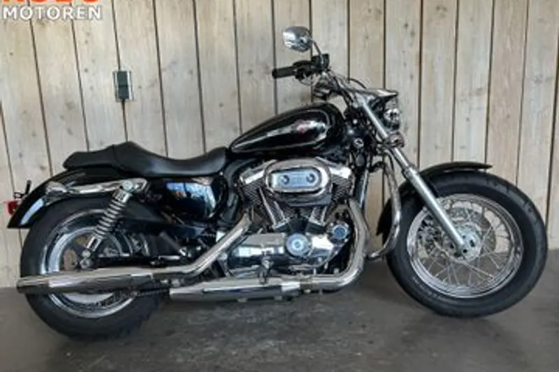 Harley-Davidson 1200 C Custom (2013)