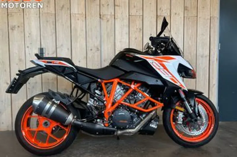 KTM 1290 Super Duke GT (2021)