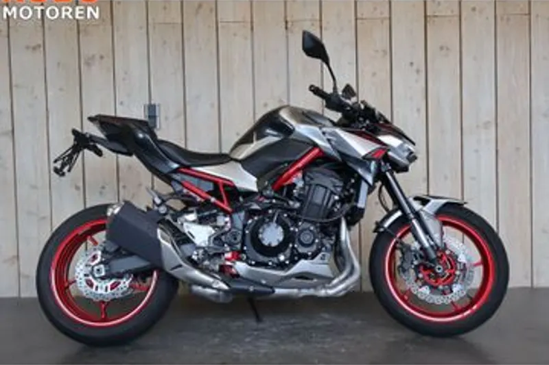 Kawasaki Z900 (2023)