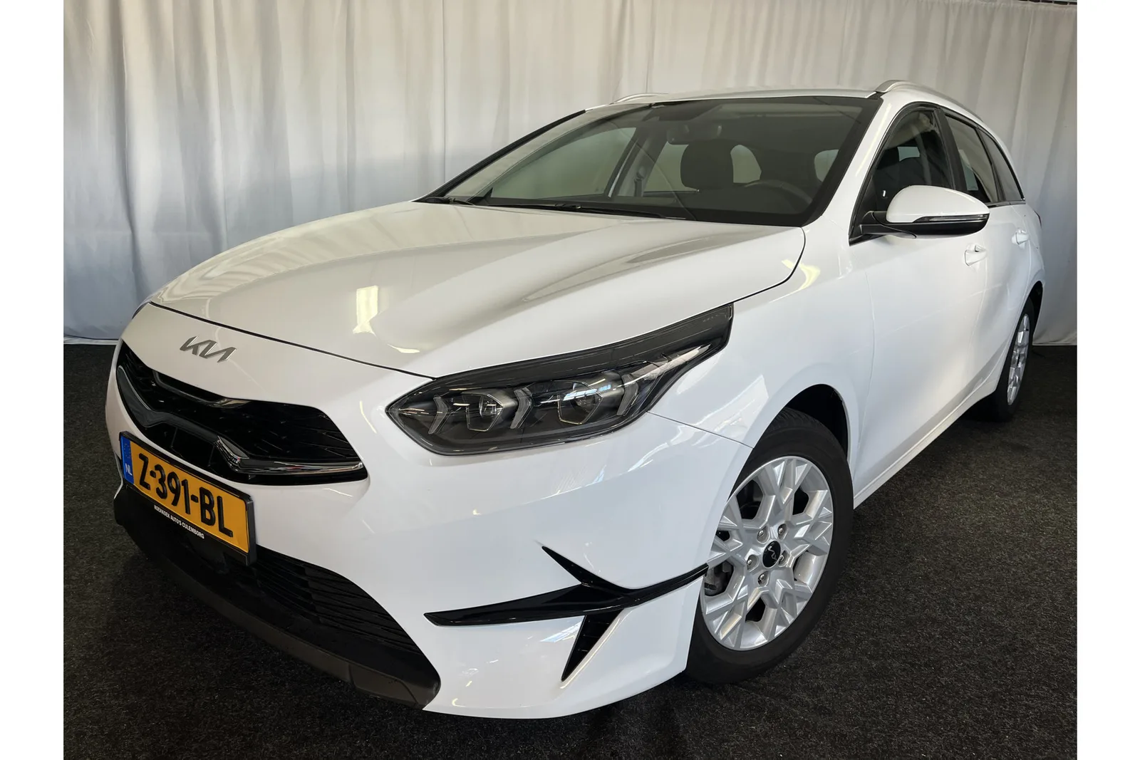 Kia Ceed (2024) — foto 1
