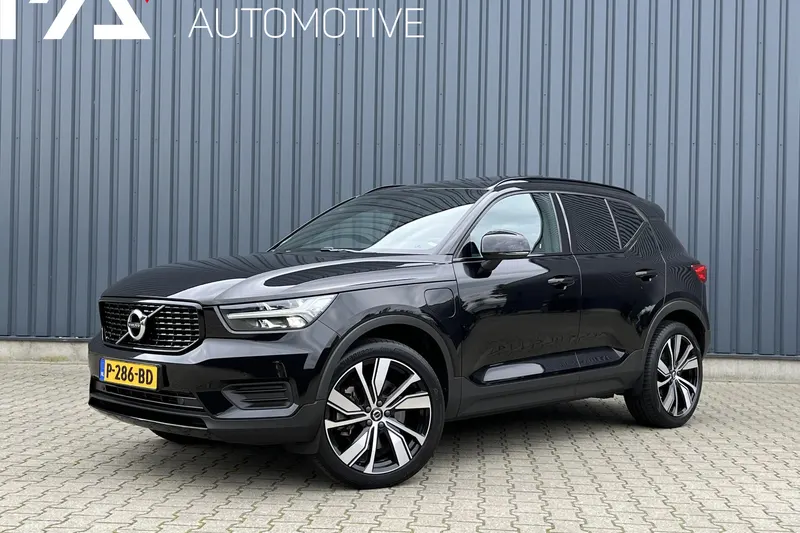Volvo XC40 (2022)