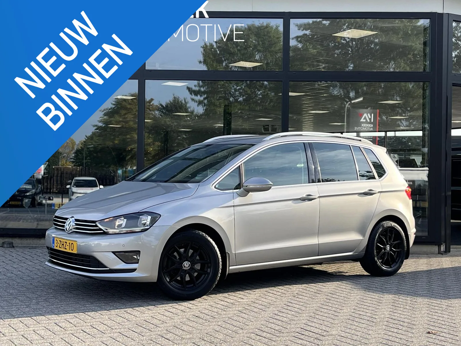 Volkswagen Golf Sportsvan (2015) — foto 1