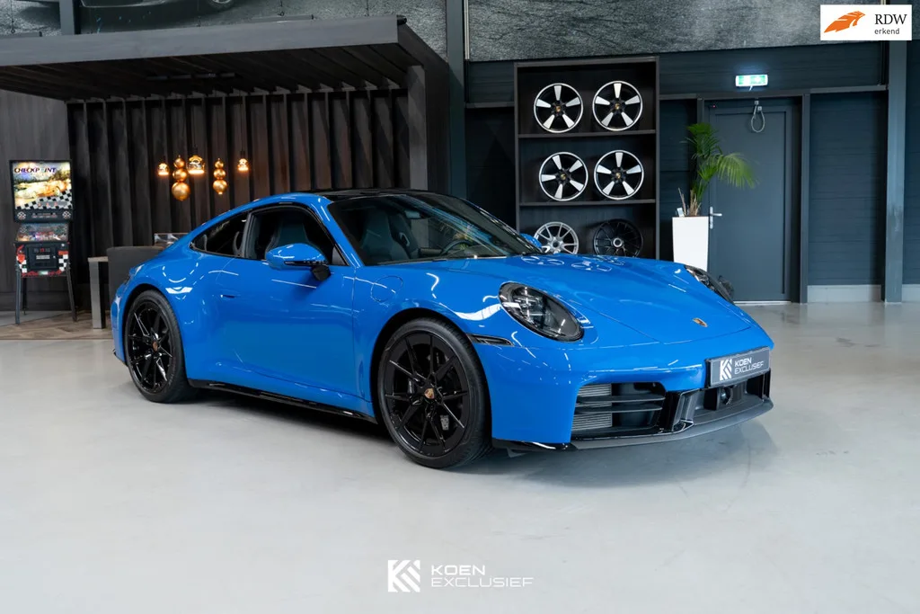 Porsche 911 (2024) — foto 1