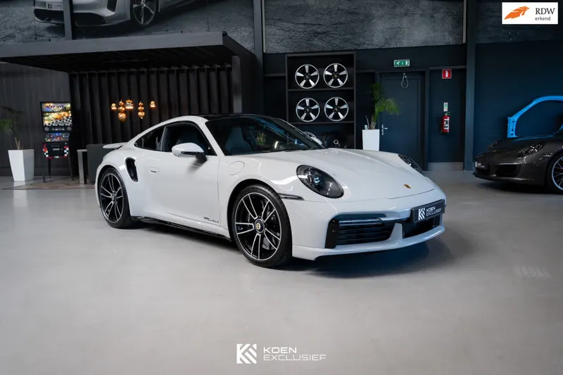 Porsche 911 (2023)