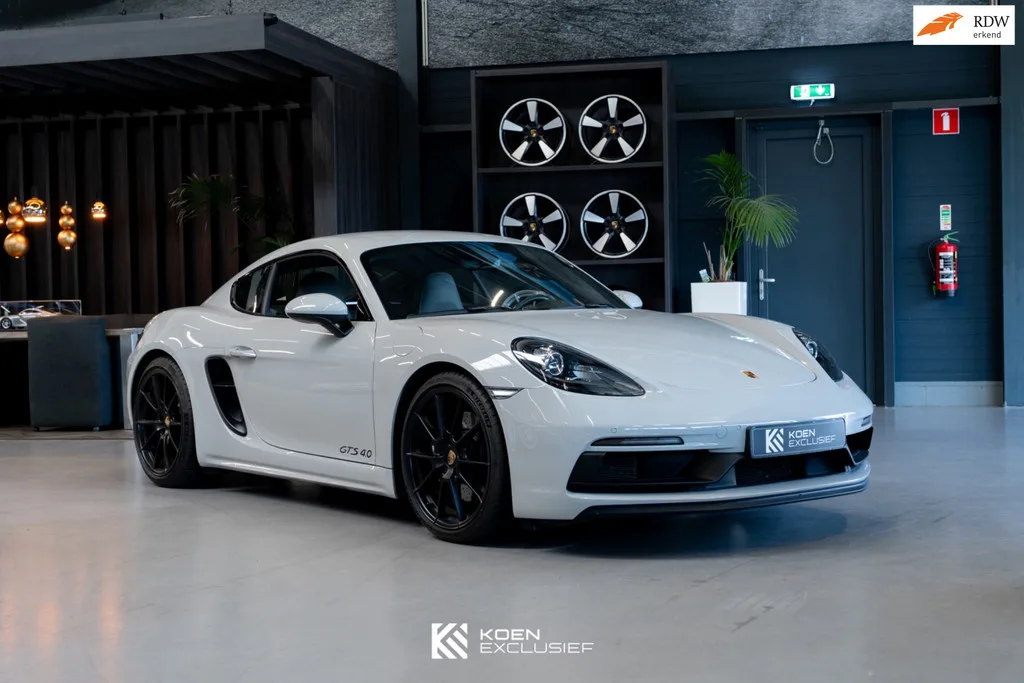 Porsche 718 Cayman (2021) — foto 1